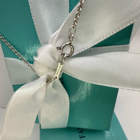 💯authentic Open Heart Necklace - Picture 7 of 8